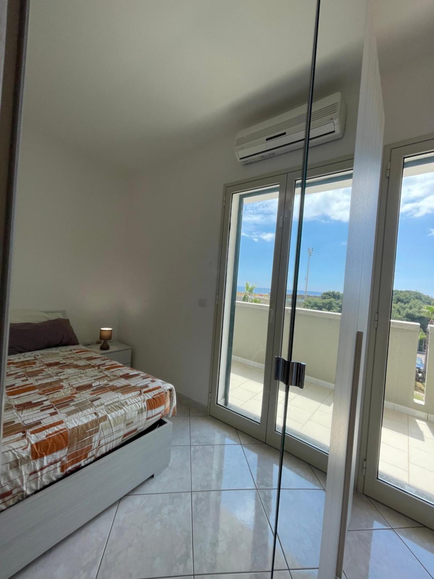 House Nereide, Lovely Apartment Sea View غالّيبولي المظهر الخارجي الصورة
